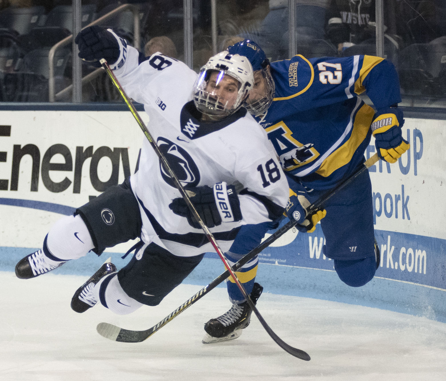 Men's hockey vs. Alaska-Fairbanks, Phillips (18)